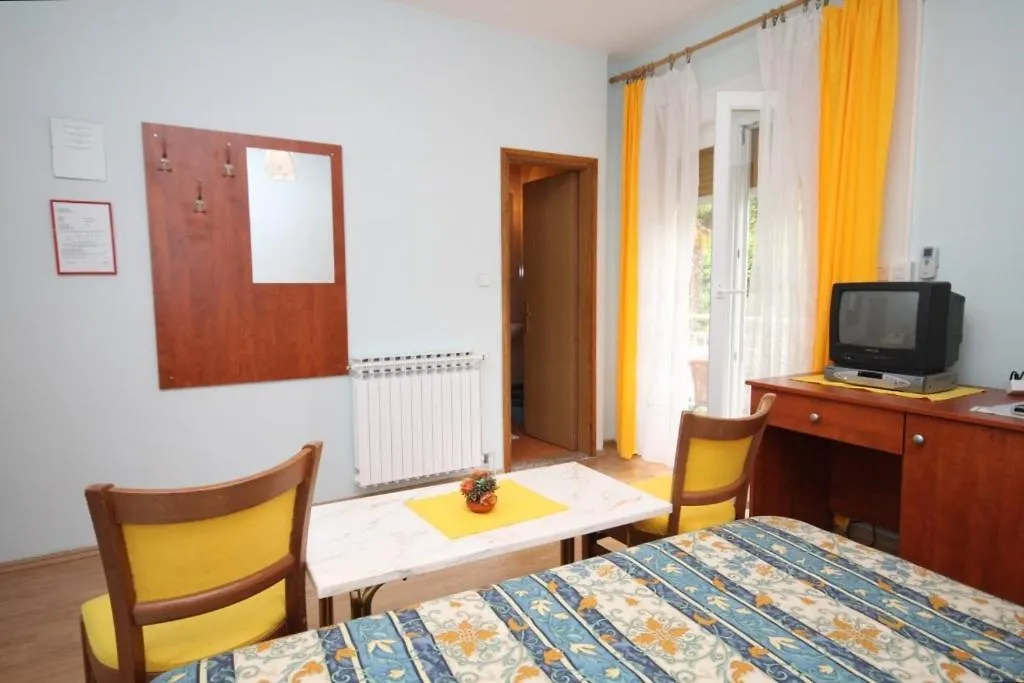 Apartments And Rooms With Parking Space Lovran, Opatija - 2321